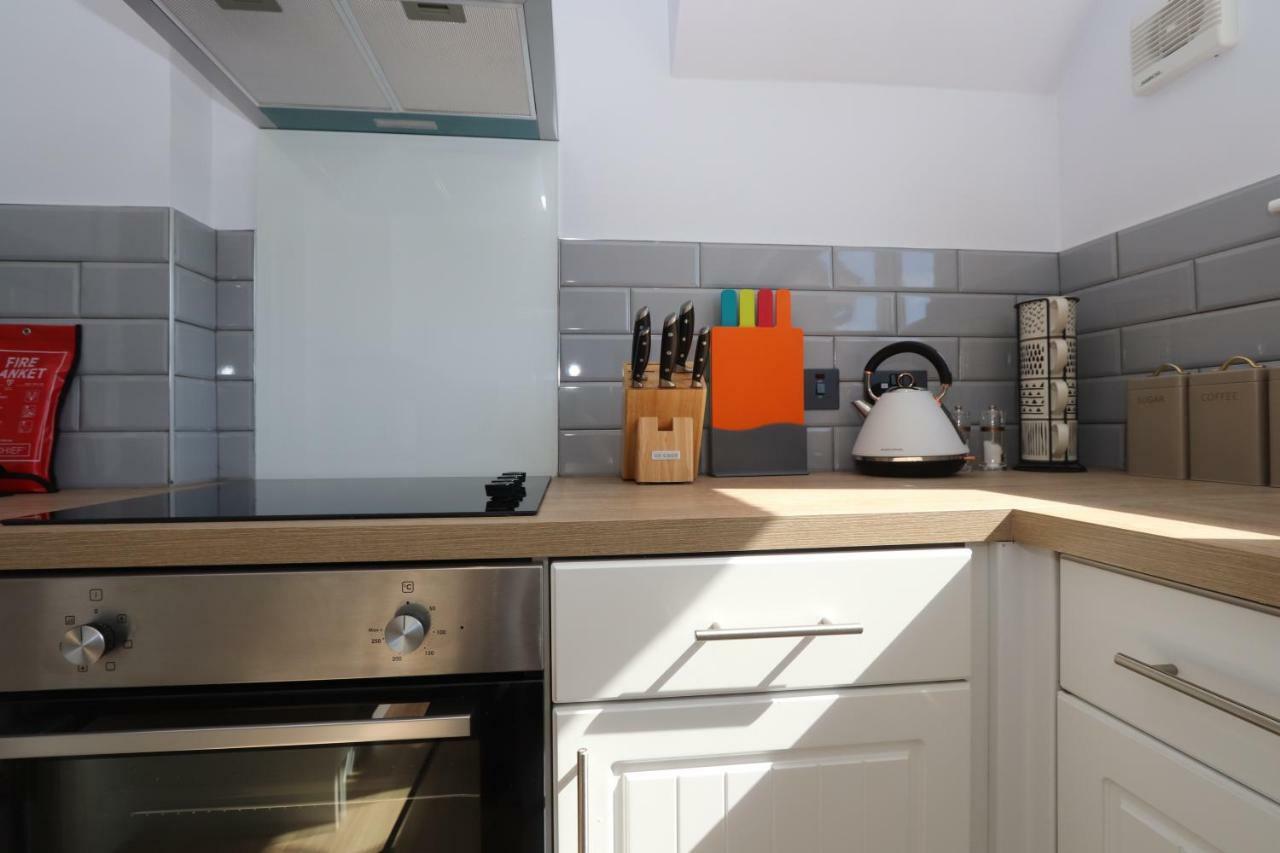 Dunfermline - Luxury 3 Bedroom 2 Bathroom Detached House With Garden エクステリア 写真