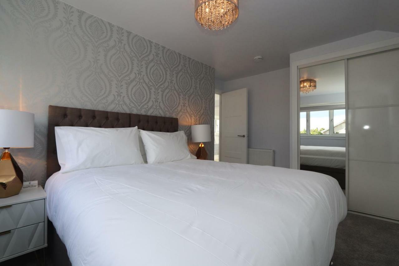 Dunfermline - Luxury 3 Bedroom 2 Bathroom Detached House With Garden エクステリア 写真