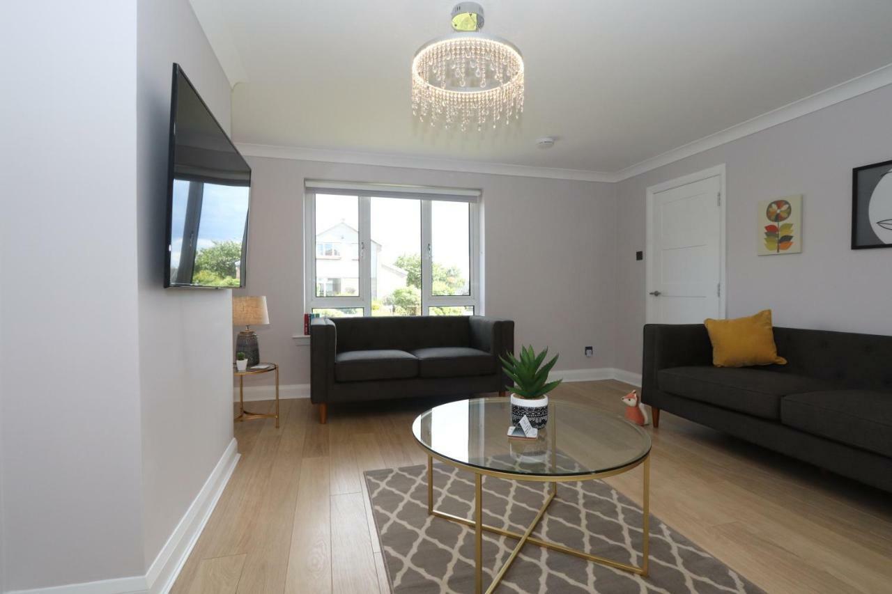 Dunfermline - Luxury 3 Bedroom 2 Bathroom Detached House With Garden エクステリア 写真